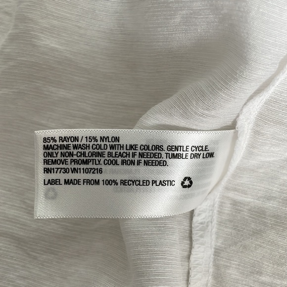 White shirt - Picture 5 of 5